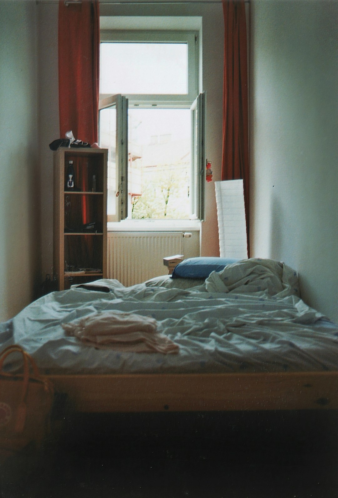 a morning, Wien, 2019
on film